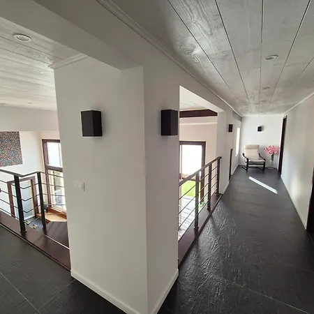 Villa Ocove 8 Pers